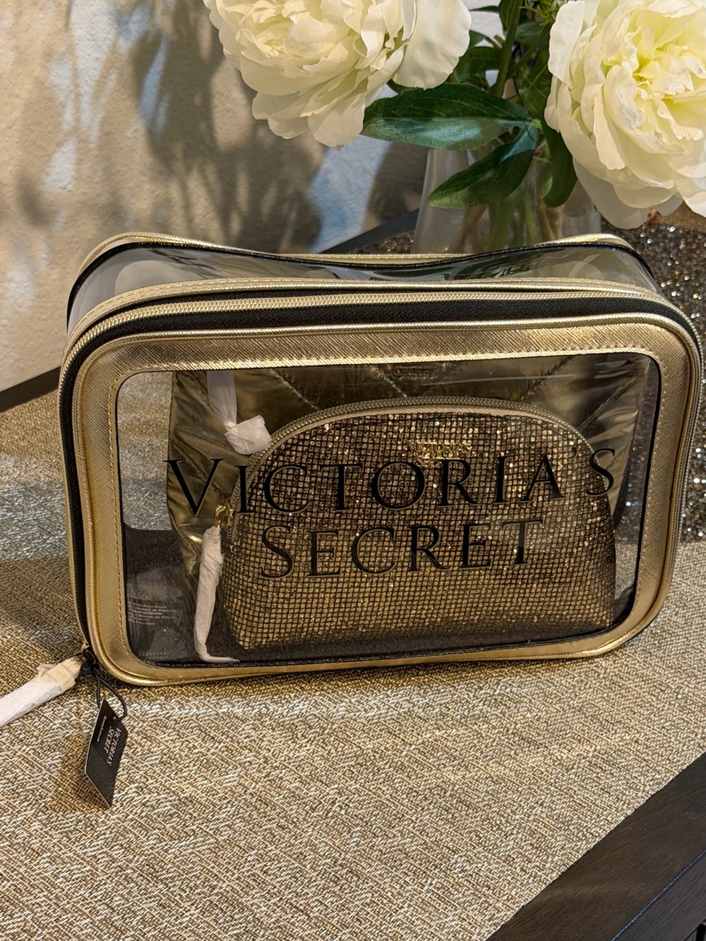 New VICTORIA'S SECRET 3 in makeup bag - Picture 2 of 13